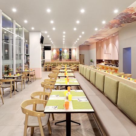 宜必思尚品茂物帕贾哈兰酒店-2021年5月开业 外观 照片